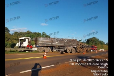 Motorista morre após colidir carreta contra defensa metálica na rodovia SP-255 em Taquarituba