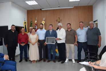 Delegado Seccional de Polícia de Avaré recebe Título de Cidadão Iarense em Sessão Solene na Câmara Municipal