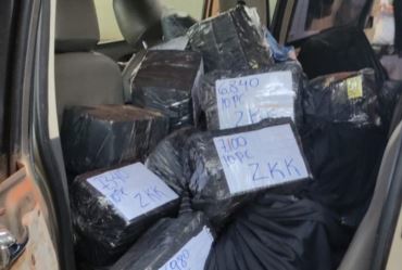 Após perseguição, policiais rodoviários apreendem veículo com uma tonelada de drogas na Castelo Branco