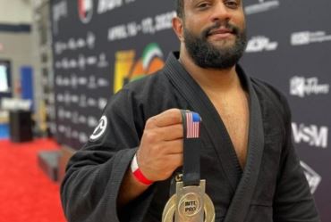 Avareense conquista ouro em competição de Jiu-Jitsu nos EUA