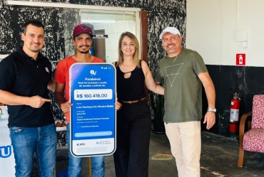 Cliente ganha prêmio de R$ 160 mil em sorteio nacional através da Daniel Auto & Financiamentos de Fartura 