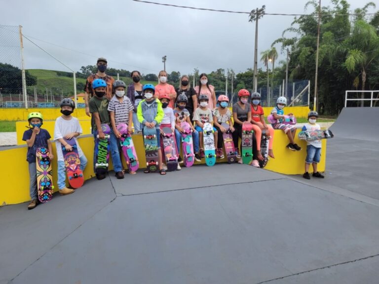 Projeto Espaço Amigo de Tejupá inicia aulas de “Skateboard” com o apoio da Klabin
