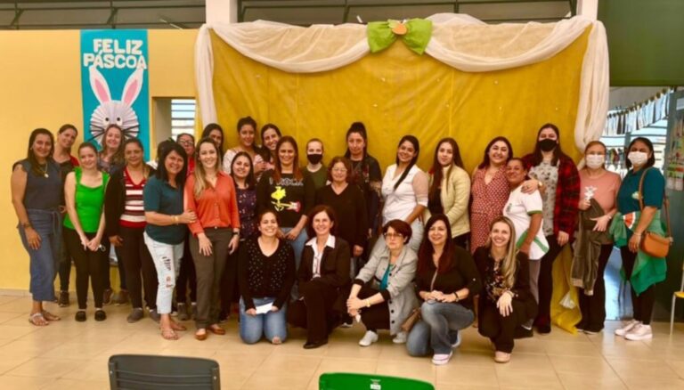 Educação promove palestra com fonoaudióloga para professores da EMEI de Timburi