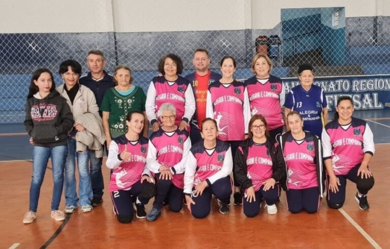 Equipe de vôlei adaptado de Taguaí se destaca em jogo contra Itaí