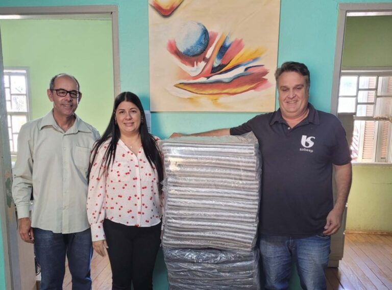 Fundo Social de Tejupá recebe doações de cobertores da Sabesp
