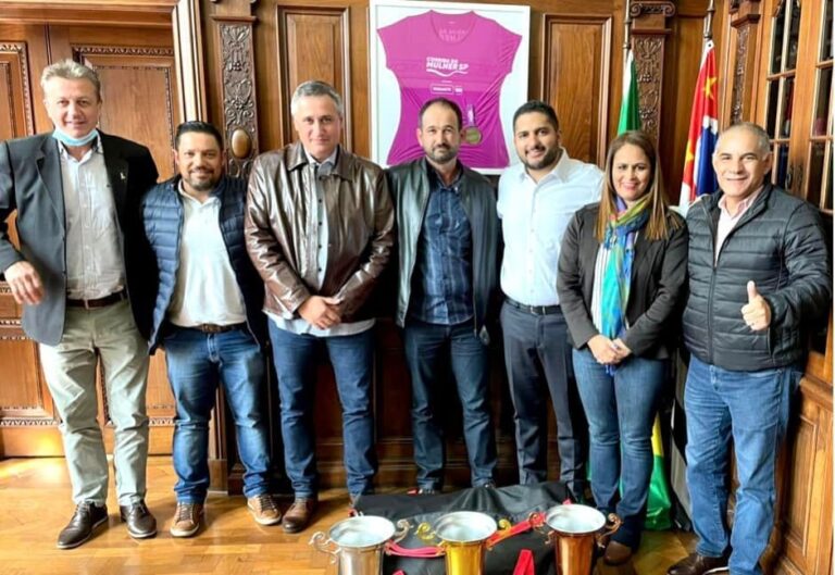 Vereadores e secretário de esporte de Timburi participam de reunião  na Secretaria Estadual de Esportes
