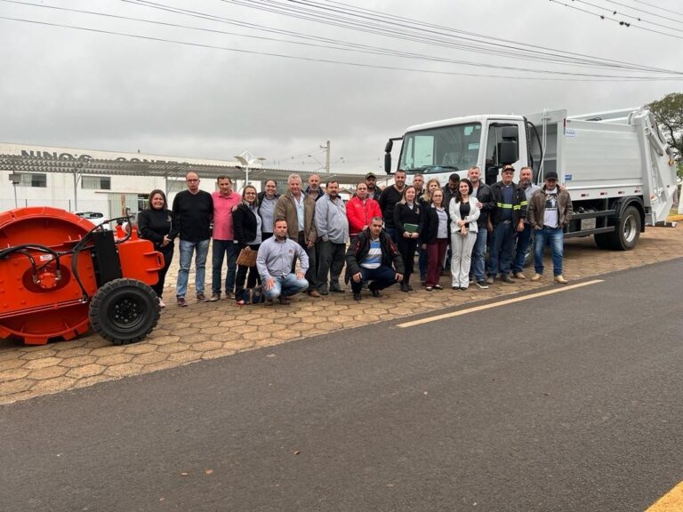 Betinho e Miltes adquirem caminhão compactador e rolo compactador para Coronel Macedo