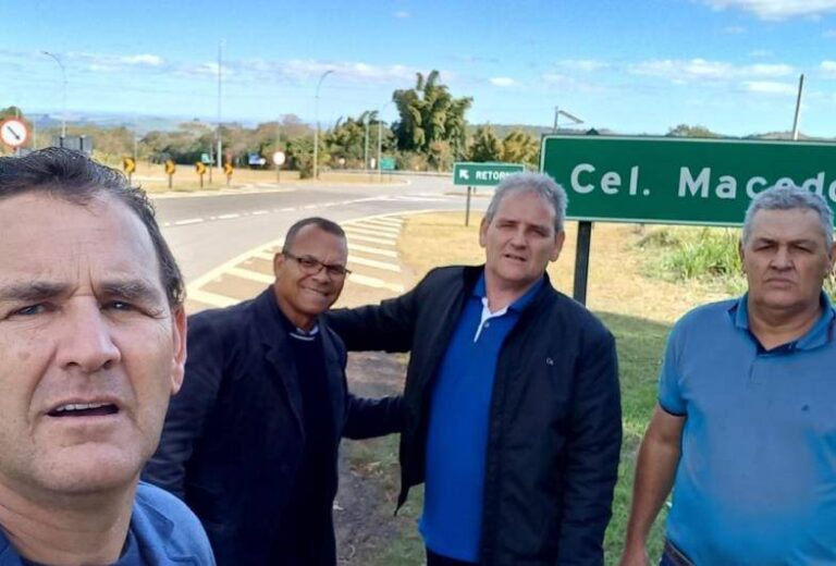 Família Garcia recebe assessor dos deputados  Alexandre e Milton Leite Filho em Coronel Macedo