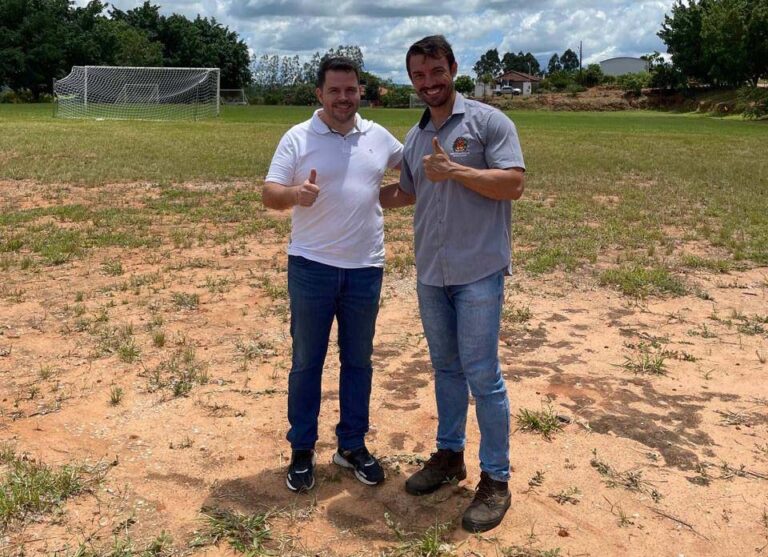 Prefeito de Cel Macedo Diego do Nino visita bairro São Bernardo