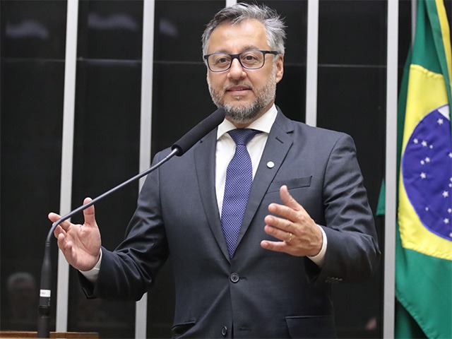 Prefeitos e lideranças da região apoiaram candidatos que somaram milhões de votos