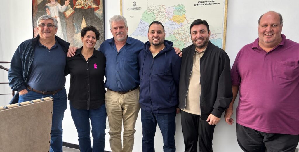 Prefeito e assessores de Tejupá participam de reunião no Palácio dos Bandeirantes