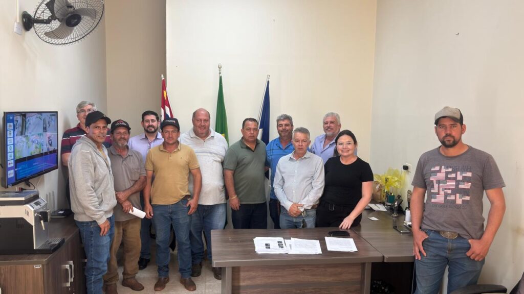 Prefeito Roberval e vereadores de Tejupá discutem andamento de antiga demanda junto ao DER